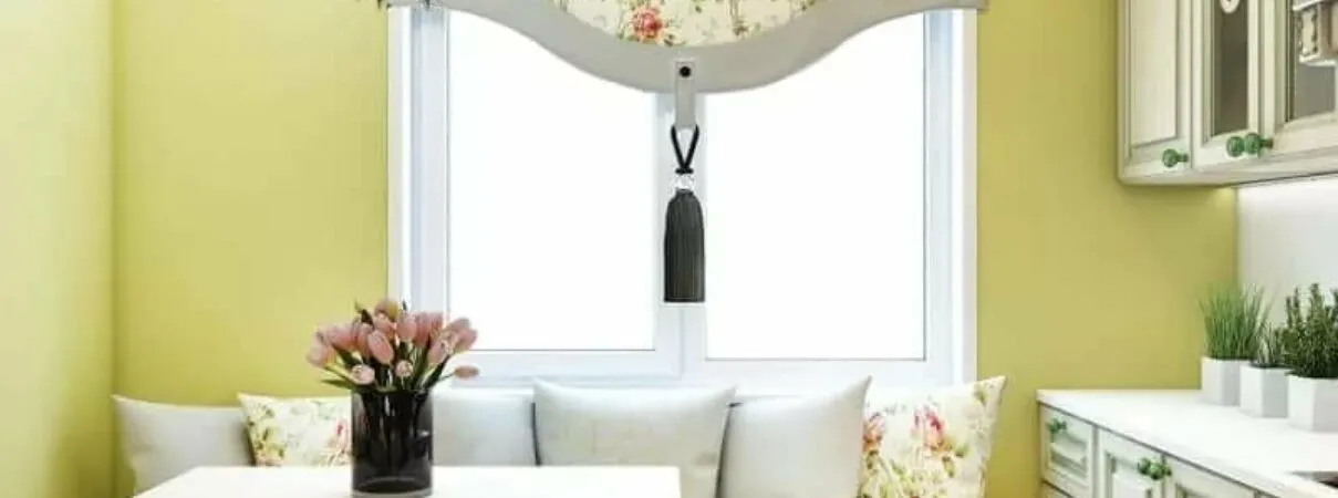 Как создать уютный дизайн кухни с диваном