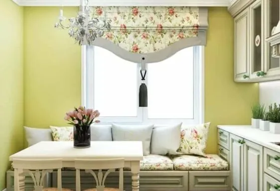 Как создать уютный дизайн кухни с диваном