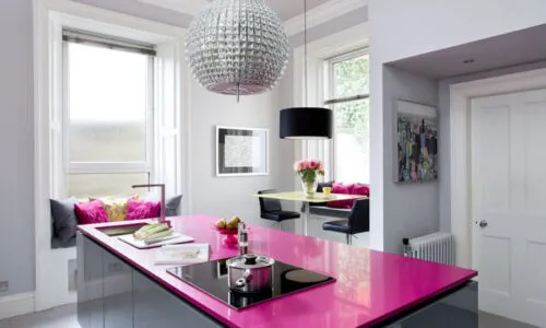 Цвет фуксия в интерьере: сочетания, фуксия на стенах и в мебели