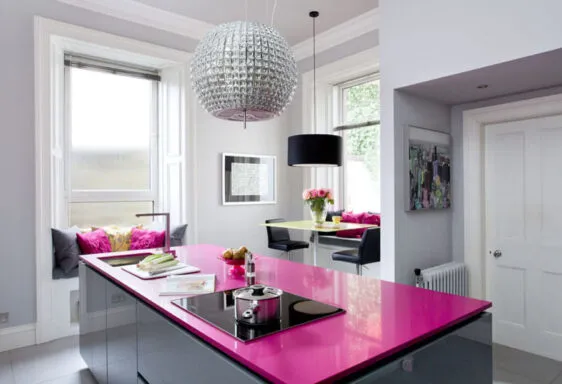 Цвет фуксия в интерьере: сочетания, фуксия на стенах и в мебели